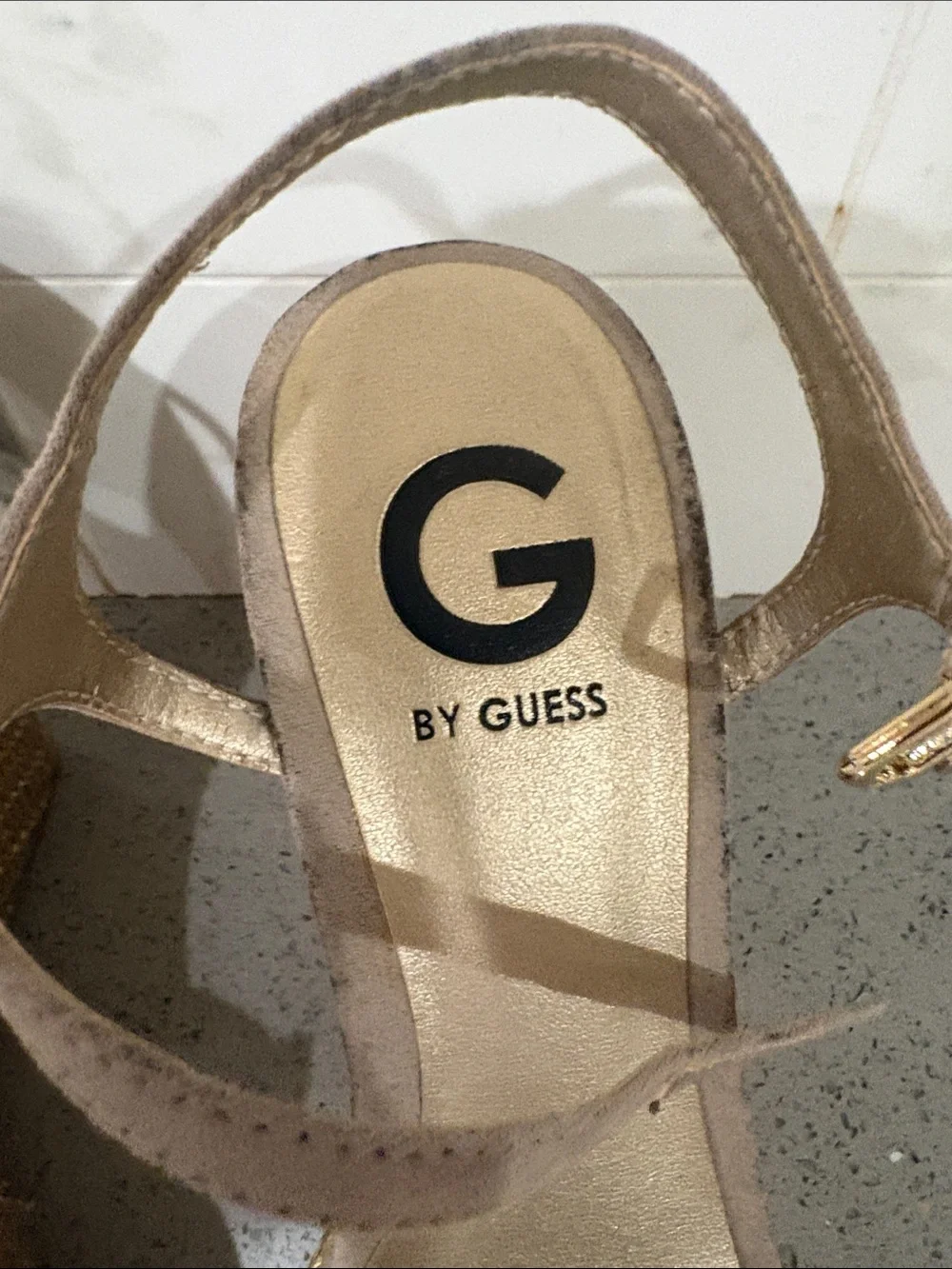 G by Guess Taupe Bow 7.5 Espadrille Platform Sandals fair condition